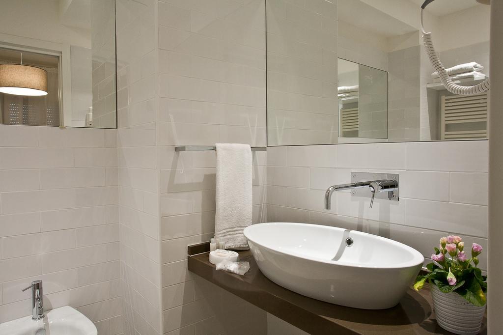 Domus Roma Hotel มาเตรา ภายนอก รูปภาพ